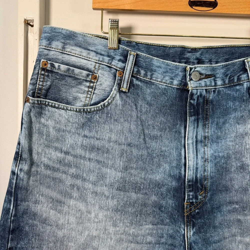 Levi's 569 Straight Shorts Men's Blue Denim Pockets Acid Wash Zip Fly - 38